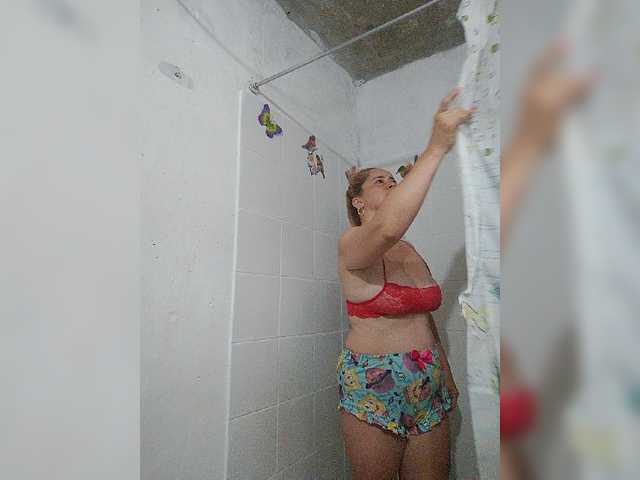 Live sex webcam photo for lupeangel472 #276354101