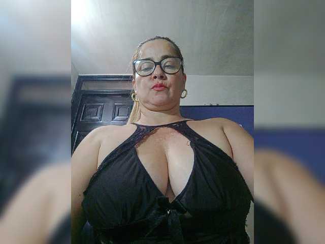 Live sex webcam photo for lupeangel472 #276356012