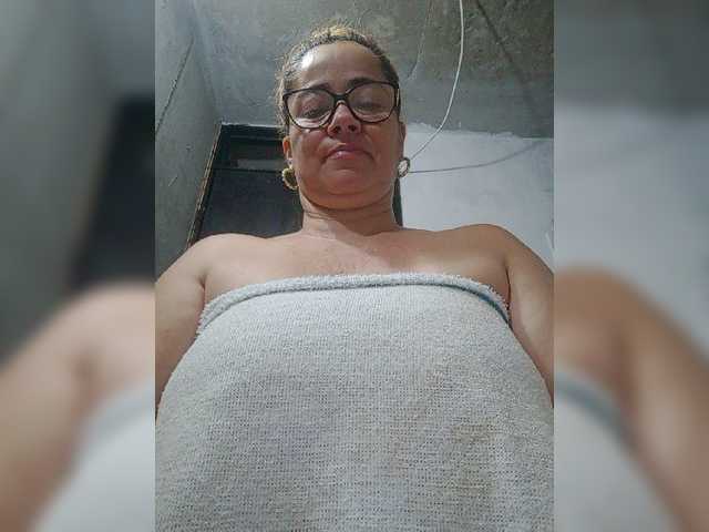 Live sex webcam photo for lupeangel472 #276432403