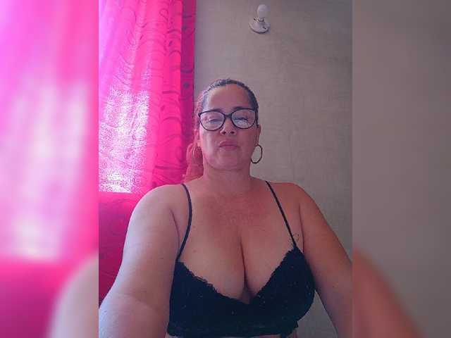 Live sex webcam photo for lupeangel472 #276497636