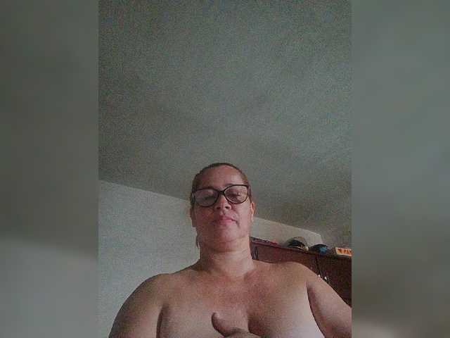 Live sex webcam photo for lupeangel472 #277105438