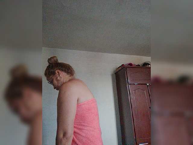 Live sex webcam photo for lupeangel472 #277158599