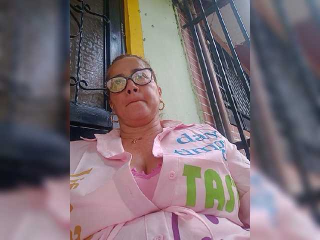 Live sex webcam photo for lupeangel472 #277400525