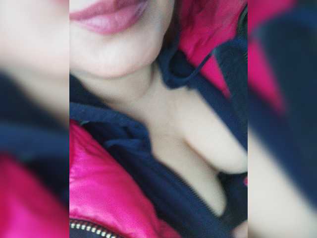 Live sex webcam photo for lustful-mom #272092170