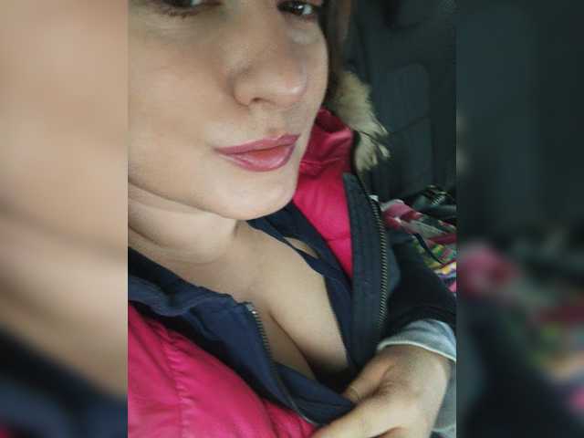 Live sex webcam photo for lustful-mom #272106502