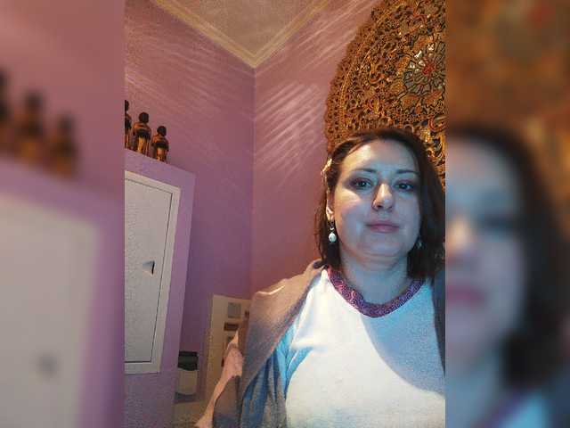 Live sex webcam photo for lustful-mom #272192746