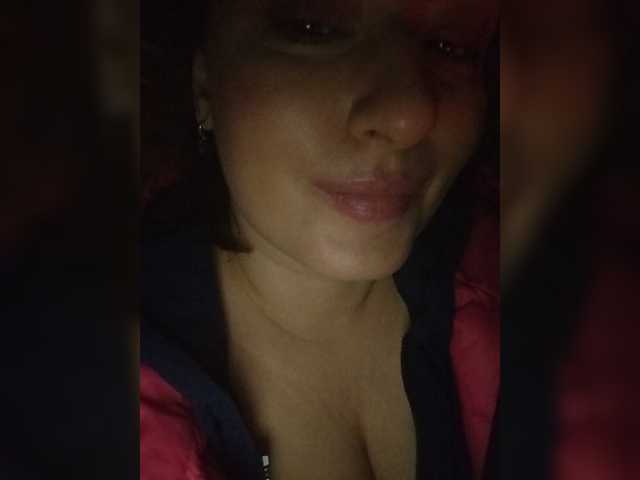 Live sex webcam photo for lustful-mom #272439075