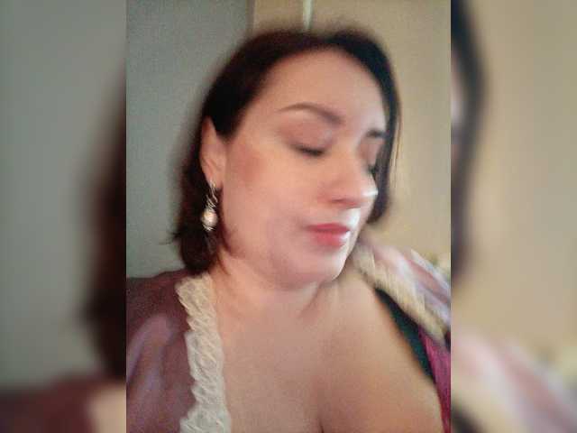 Live sex webcam photo for lustful-mom #272510090