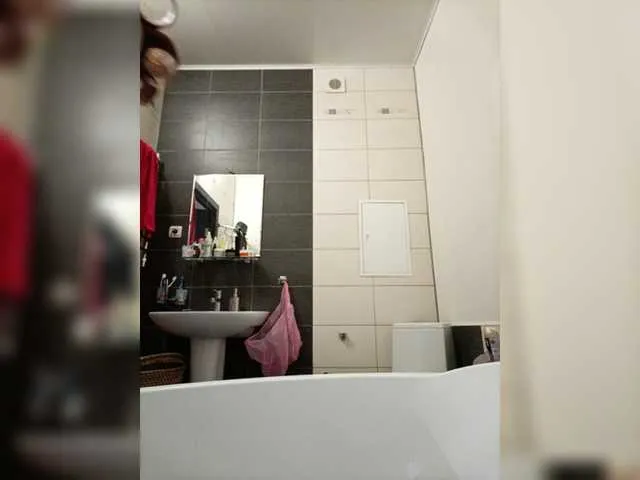 Live sex webcam photo for lustful-mom #272774366