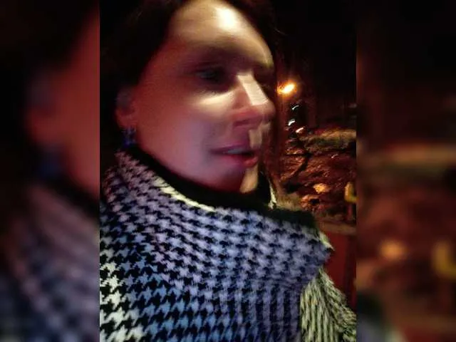 Live sex webcam photo for lustful-mom #272831549