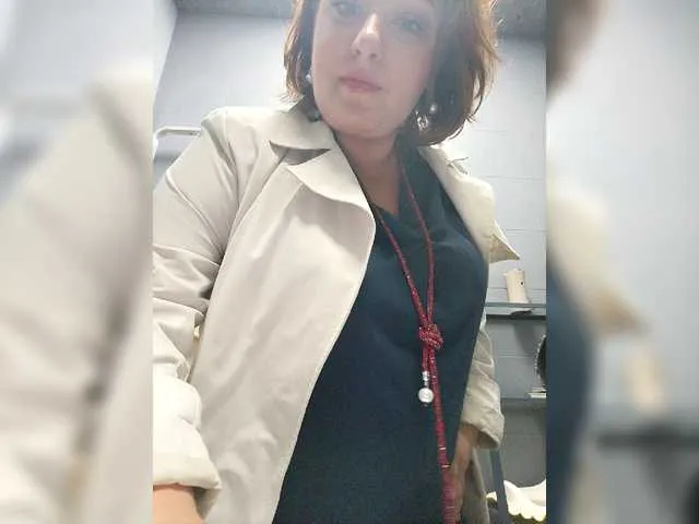 Live sex webcam photo for lustful-mom #273231230