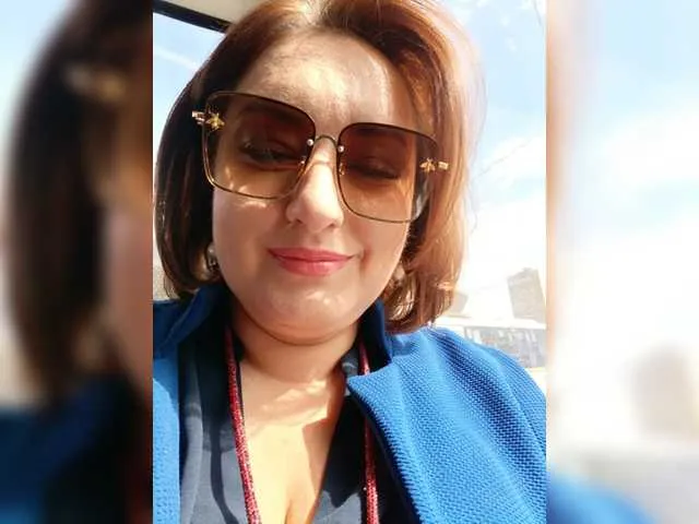 Live sex webcam photo for lustful-mom #273312325