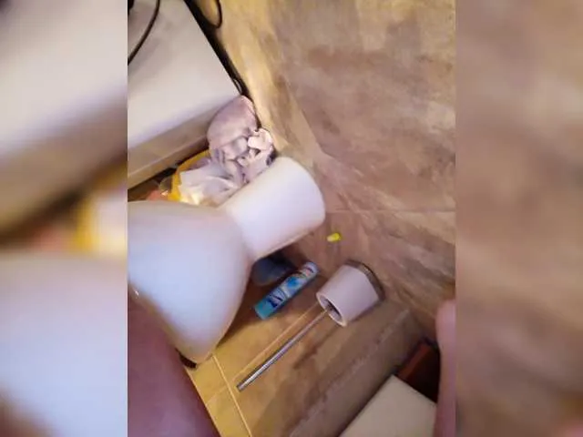 Live sex webcam photo for lustful-mom #273499949