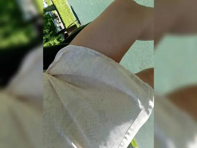 Live sex webcam photo for lustful-mom #273609640