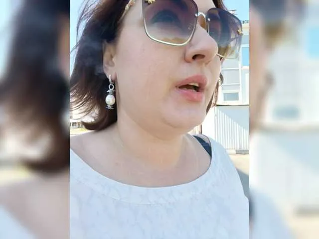 Live sex webcam photo for lustful-mom #273632866