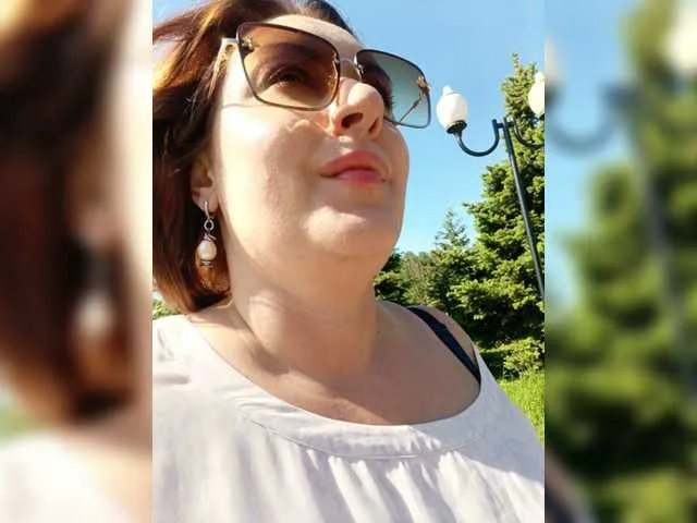 Live sex webcam photo for lustful-mom #273651081