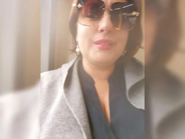 Live sex webcam photo for lustful-mom #274584552