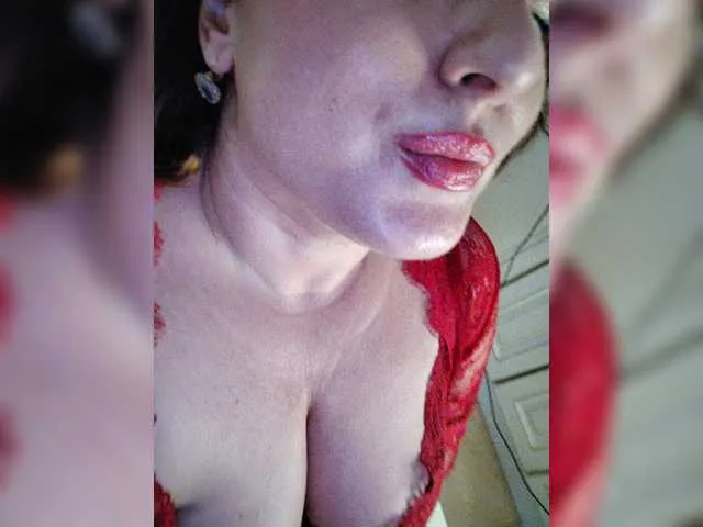 Live sex webcam photo for lustful-mom #276060504