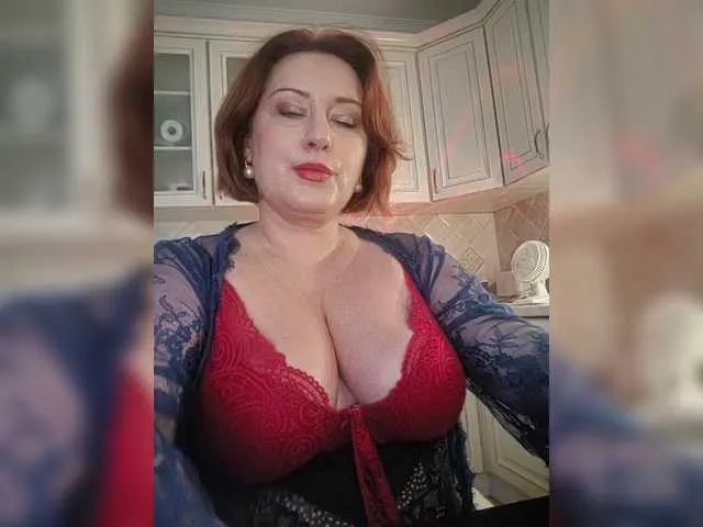 Live sex webcam photo for lustful-mom #290415258