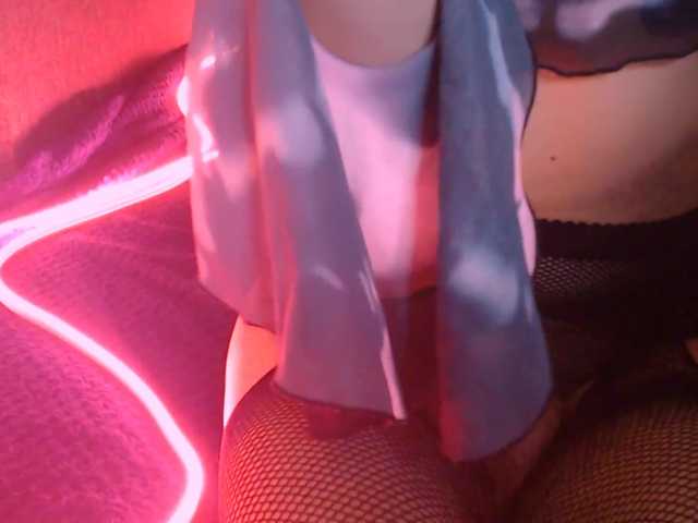 Live sex webcam photo for lustfulshura2 #276912498