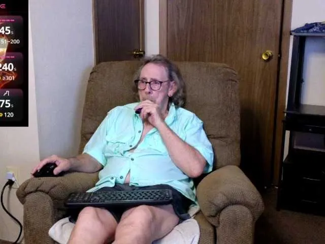 Live sex webcam photo for lusty-kinks #291585218