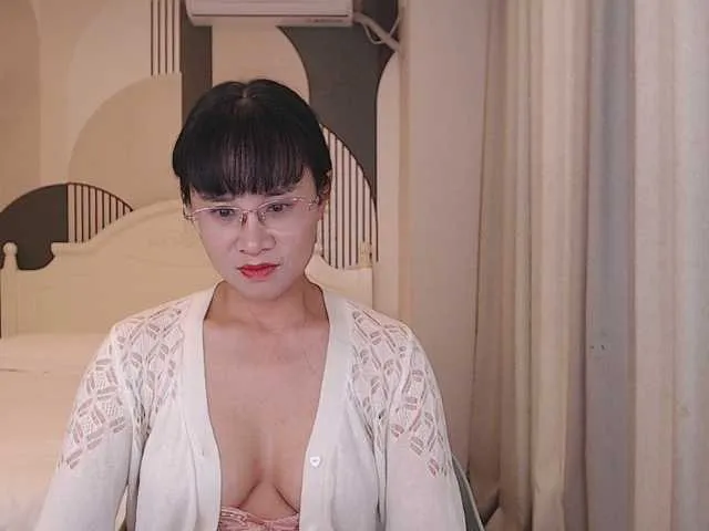 Live sex webcam photo for luvlily666 #291397094