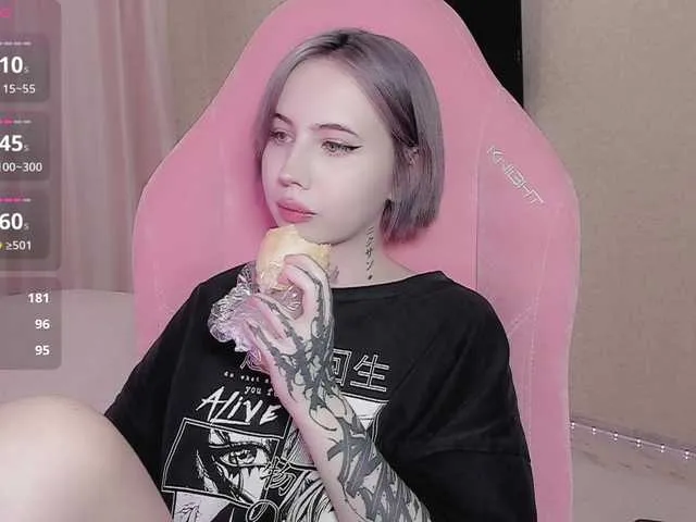Live sex webcam photo for luvsoak #291703045