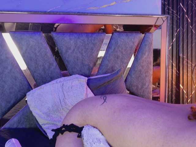 Live sex webcam photo for luxxoxo #294264912