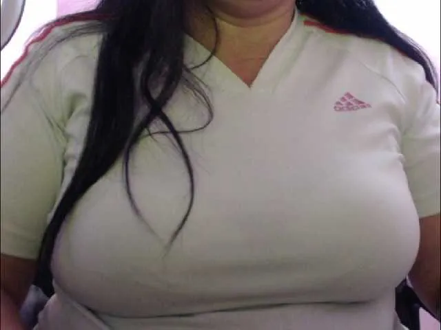 Live sex webcam photo for luzzyhot #271831829