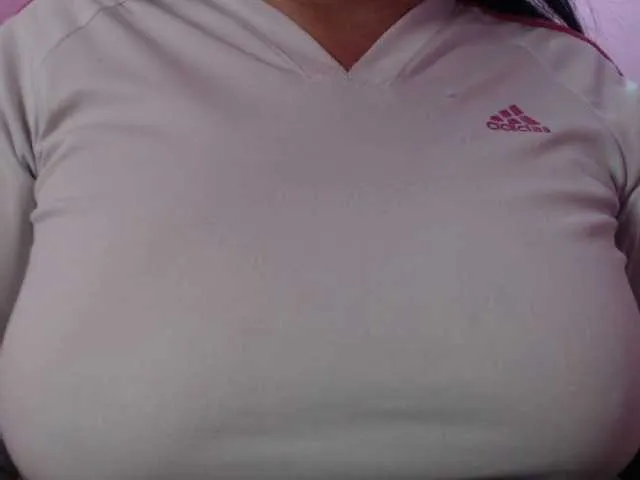 Live sex webcam photo for luzzyhot #272011894