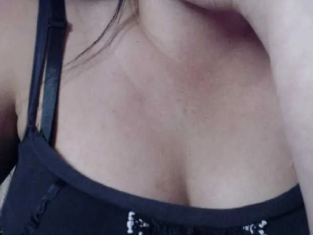 Live sex webcam photo for luzzyhot #272113955