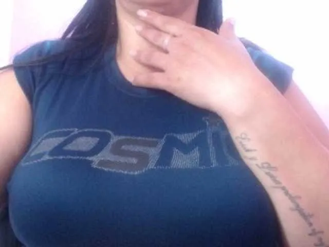 Live sex webcam photo for luzzyhot #272136783