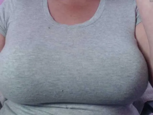 Live sex webcam photo for luzzyhot #272164115