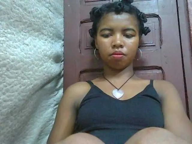 Live sex webcam photo for lydia11 #290151393