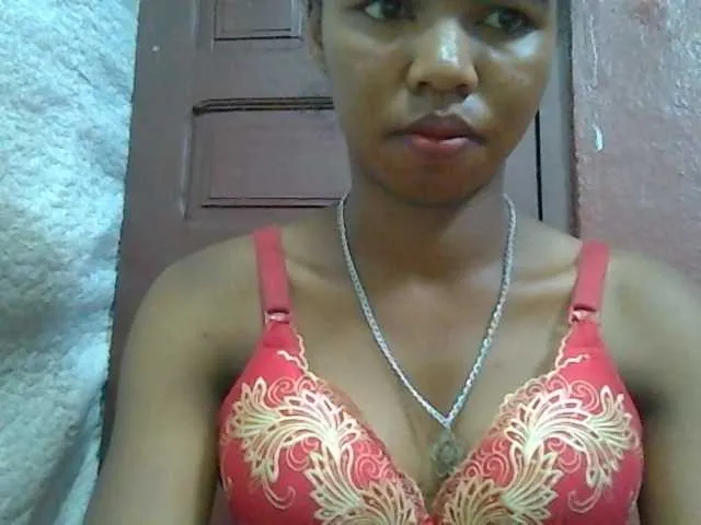 Live sex webcam photo for lydia11 #290278562