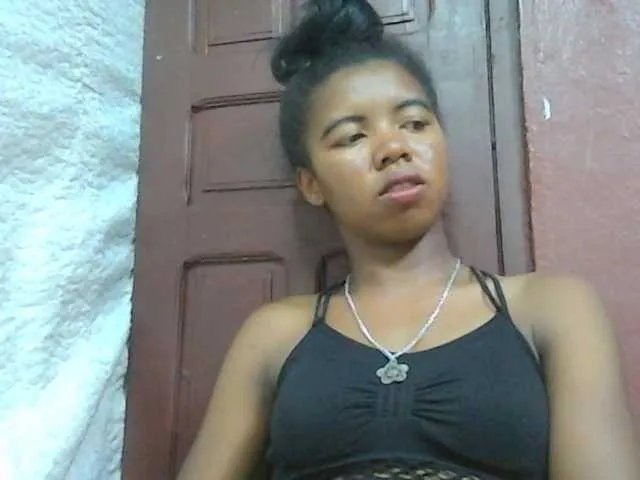 Live sex webcam photo for lydia11 #290286358