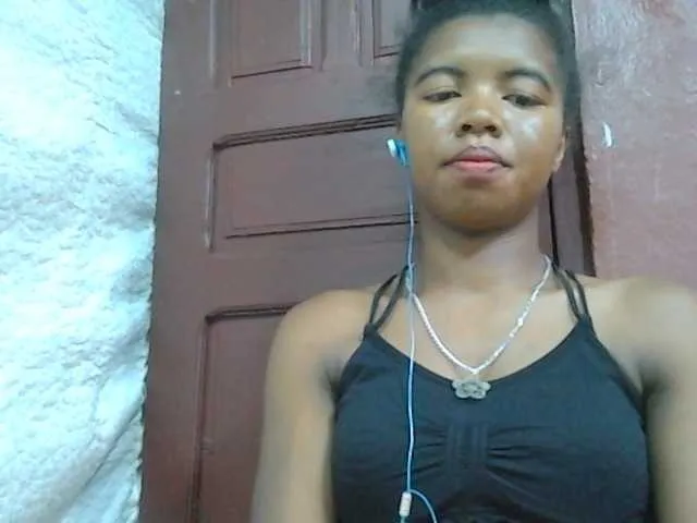 Live sex webcam photo for lydia11 #290290742