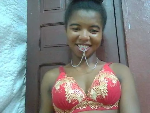 Live sex webcam photo for lydia11 #290291963