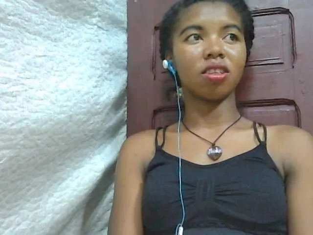 Live sex webcam photo for lydia11 #290433301