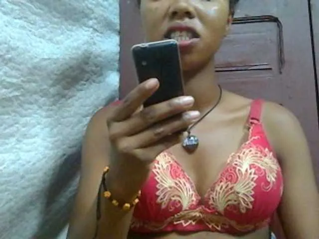 Live sex webcam photo for lydia11 #290454118