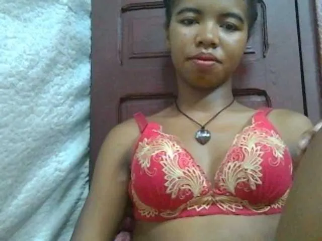 Live sex webcam photo for lydia11 #290463799