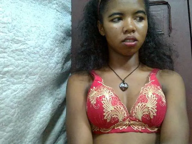 Live sex webcam photo for lydia11 #290465571