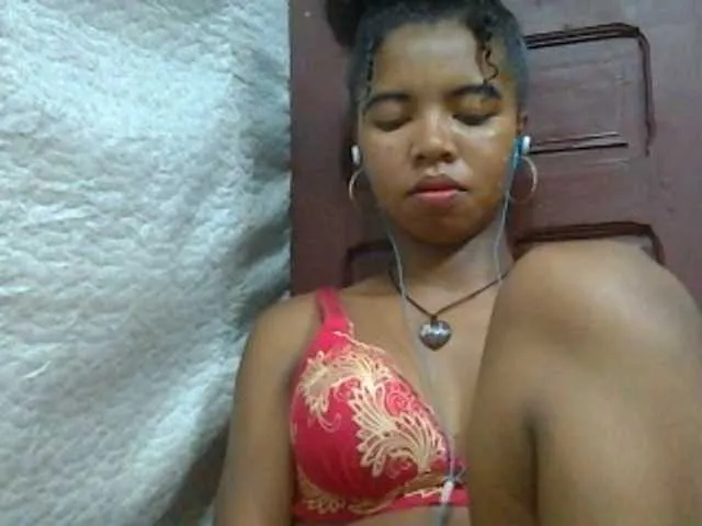 Live sex webcam photo for lydia11 #290528943