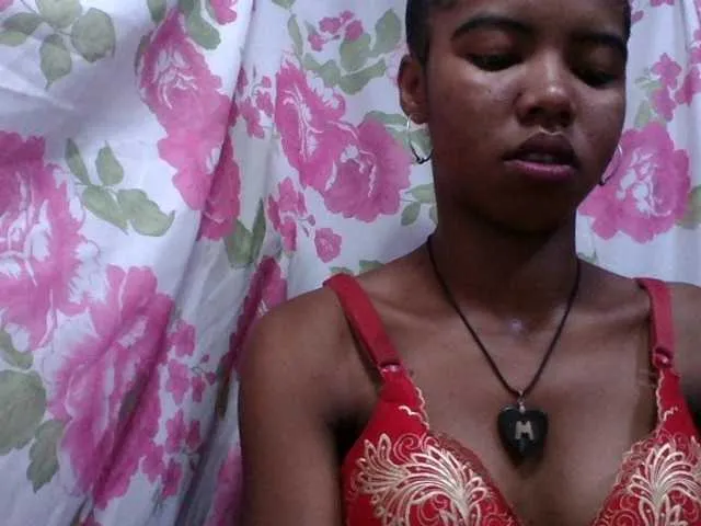 Live sex webcam photo for lydia11 #292834322