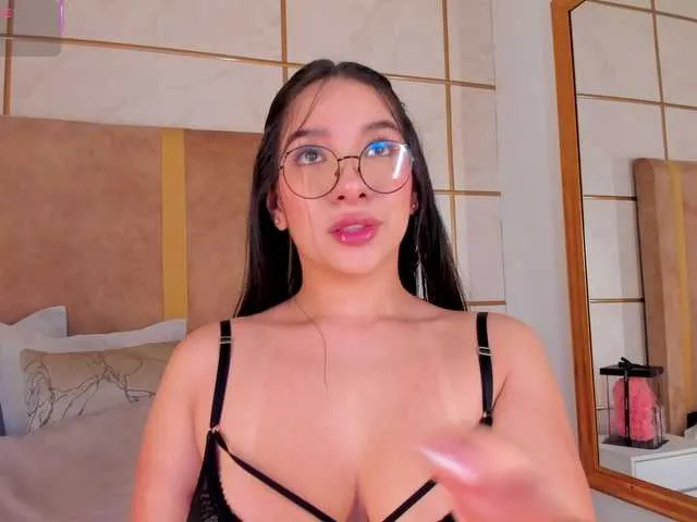 Live sex webcam photo for lyrabellini #292440618