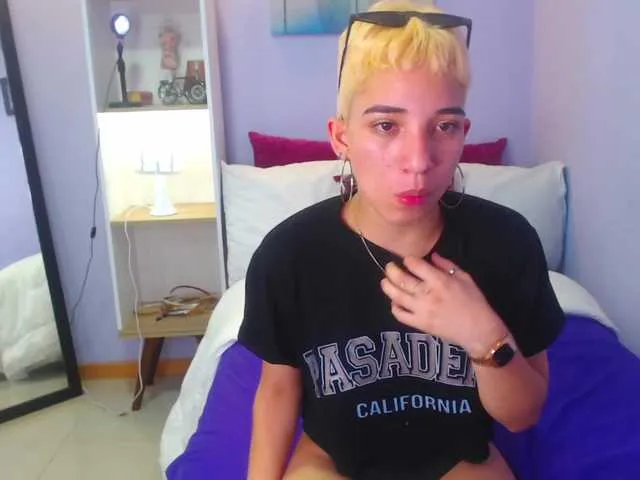 Live sex webcam photo for maadayy #273965453