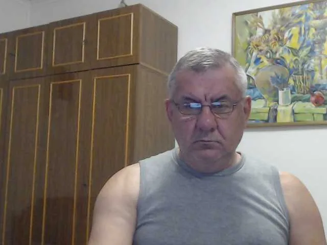 Live sex webcam photo for machomale3 #291949741