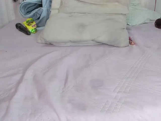 Live sex webcam photo for mackenzie- #276890361