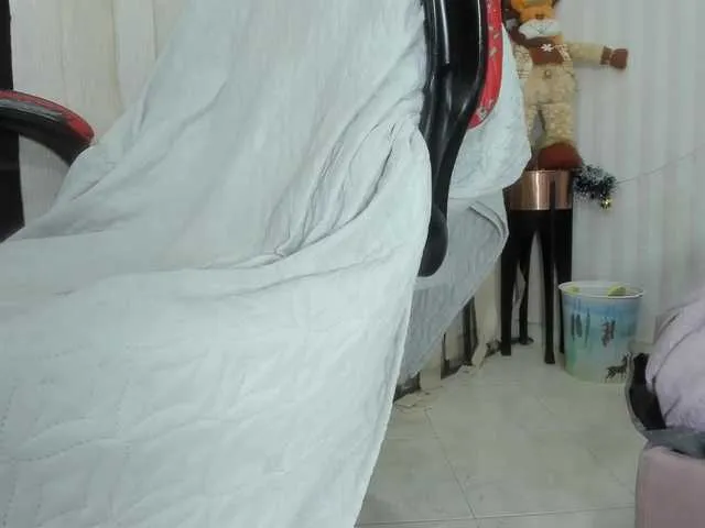Live sex webcam photo for mackenzie- #277038998