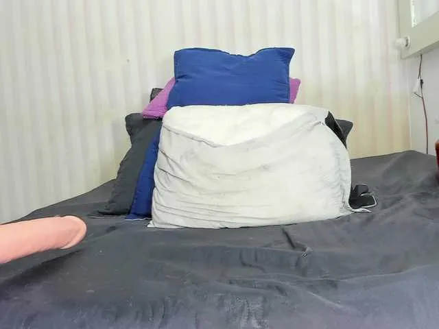 Live sex webcam photo for mackenzie- #277775157